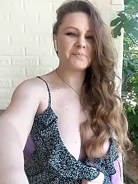 Snapshot of SexyMichellexo chatting on 05-09-26, 10:18 SexyMichellexo online show from 05-09-26, 10:18