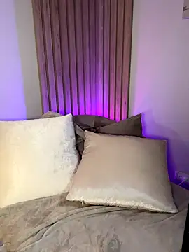 AnnaCastillo  online show from 11-16-25, 12:26