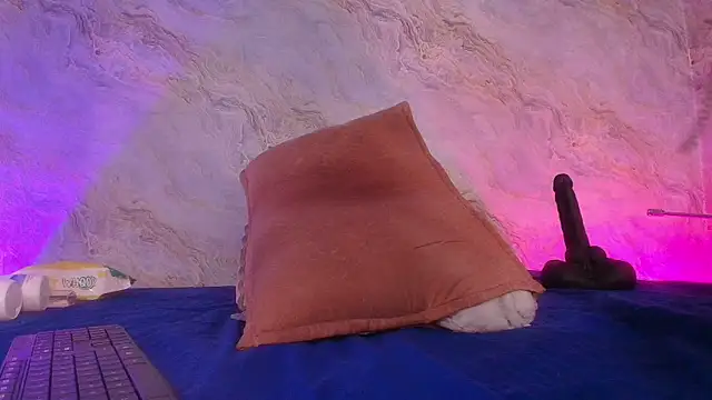 jones maddy  online show from 11-01-25, 11:59