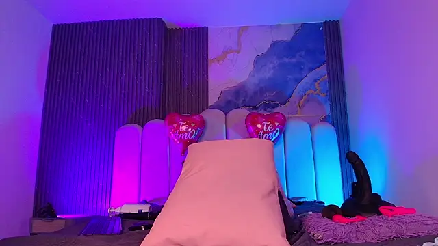 jones maddy  online show from 02-17-26, 12:02