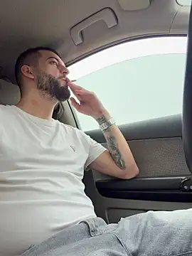 ElChapoGuzman95 online show from 12-23-25, 07:29