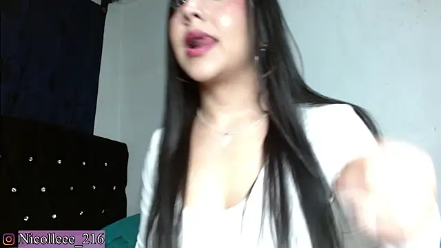 Snapshot of Ni_colle chatting on 02-16-26, 05:00 Ni colle online show from 02-16-26, 05:00