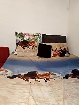 Snapshot of blackcherryx1 chatting on 10-28-25, 03:18 blackcherryx1 online show from 10-28-25, 03:18