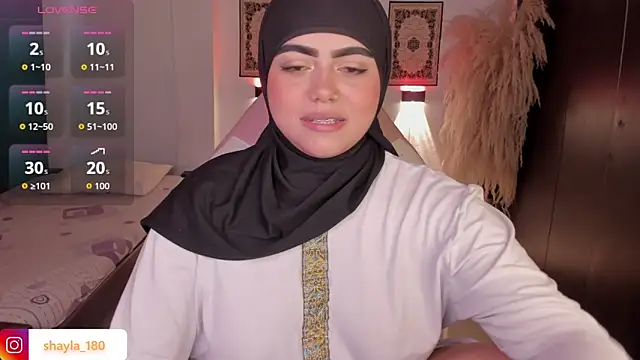 shayla 18 online show from 12-20-25, 09:28