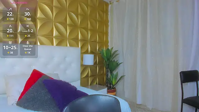 Snapshot of NahiaFox chatting on 03-05-25, 04:02 NahiaFox online show from 03-05-25, 04:02