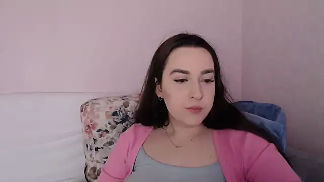 Snapshot of vitalina_freedom chatting on 03-14-25, 06:21 vitalina freedom online show from 03-14-25, 06:21