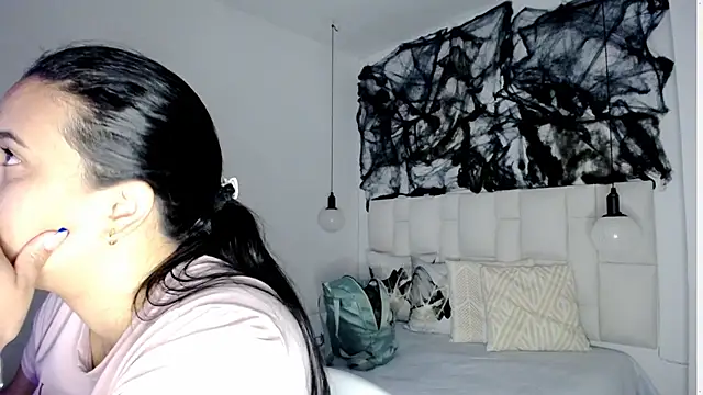 tiffany  pink online show from 10-12-25, 07:59