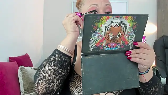 Cheryl JONES online show from 09-20-25, 09:36