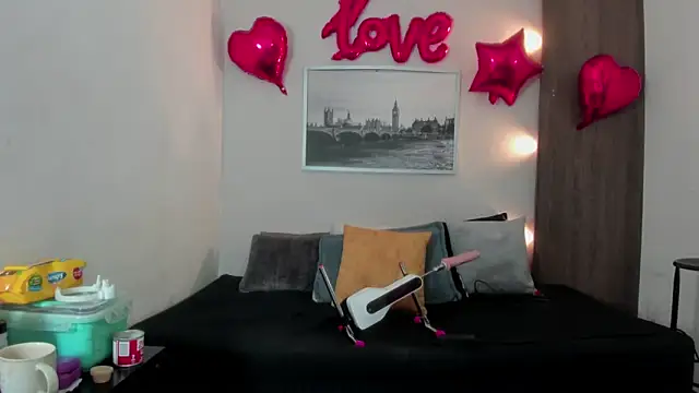 Cheryl JONES online show from 03-11-26, 04:34