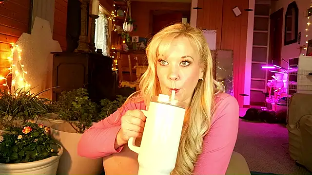 lyra rose online show from 06-14-26, 02:29
