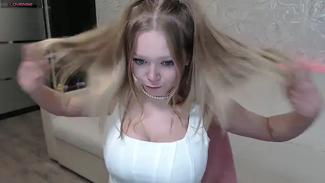 Snapshot of Wells_Kelly chatting on 09-25-25, 09:32 Wells Kelly online show from 09-25-25, 09:32