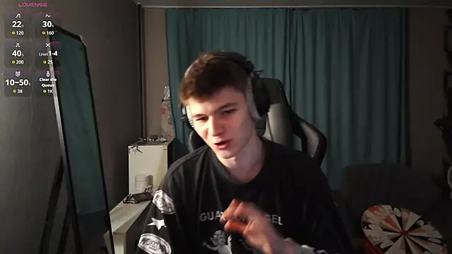 Snapshot of dantebigboi300 chatting on 09-30-25, 12:33 dantebigboi300 online show from 09-30-25, 12:33