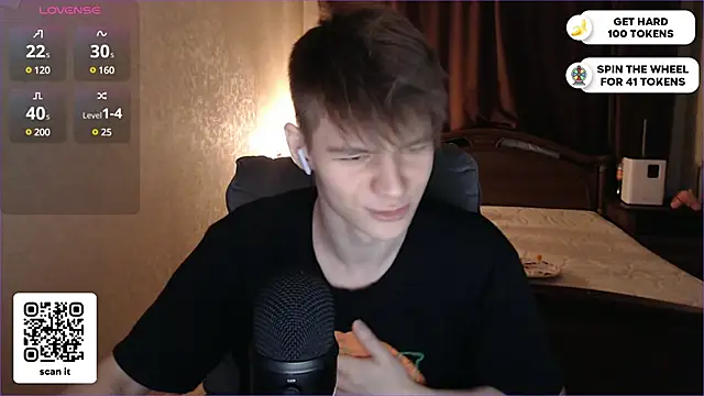 Snapshot of dantebigboi300 chatting on 02-10-25, 06:13 dantebigboi300 online show from 02-10-25, 06:13