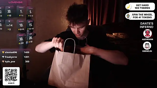 Snapshot of dantebigboi300 chatting on 02-24-25, 10:03 dantebigboi300 online show from 02-24-25, 10:03