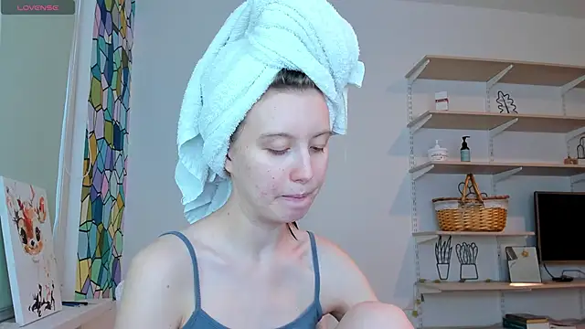 Peggy Beauty online show from 10-11-25, 02:29