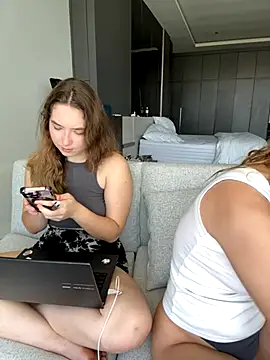 Nura n Sarah online show from 10-12-25, 04:03
