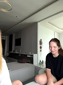 Nura n Sarah online show from 09-28-25, 04:08