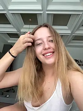 Nura n Sarah online show from 10-26-25, 04:13