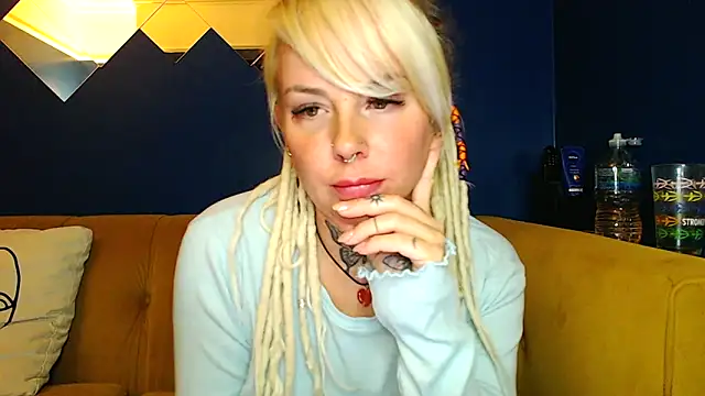 Snapshot of pixiedreadx chatting on 10-20-25, 10:54 pixiedreadx online show from 10-20-25, 10:54