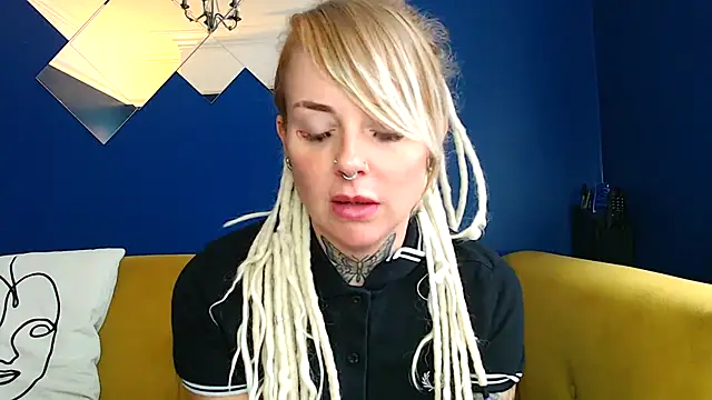 Snapshot of pixiedreadx chatting on 10-13-25, 09:22 pixiedreadx online show from 10-13-25, 09:22