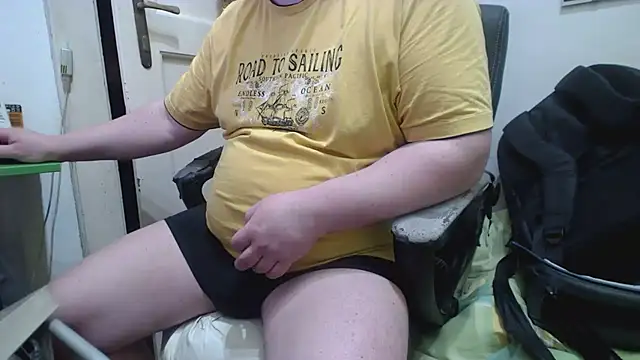 Snapshot of tipko123 chatting on 02-26-25, 05:00 tipko123 online show from 02-26-25, 05:00