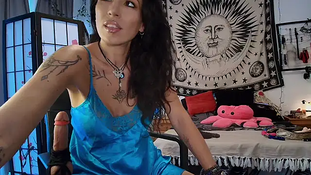 Snapshot of iammistress chatting on 10-02-25, 04:32 iammistress online show from 10-02-25, 04:32