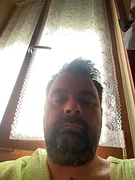 Snapshot of h4cAlex chatting on 04-10-26, 02:35 h4cAlex online show from 04-10-26, 02:35