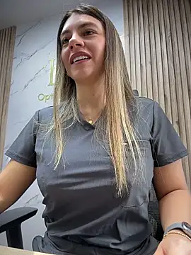 alicee16 online show from 05-12-26, 06:58