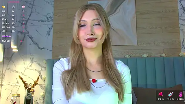 Snapshot of CarolReeves chatting on 03-08-25, 05:49 CarolReeves online show from 03-08-25, 05:49