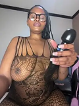 Snapshot of Neelo-Smith chatting on 06-24-26, 10:07 Neelo-Smith online show from 06-24-26, 10:07