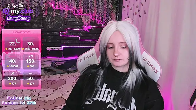 EmmyBunny online show from 02-10-25, 05:41