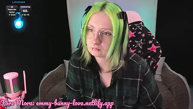 EmmyBunny online show from 11-17-25, 05:17