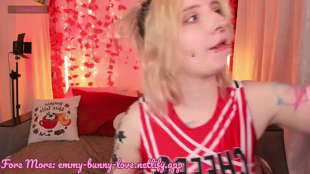 EmmyBunny online show from 09-20-25, 04:23