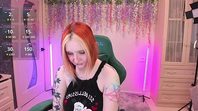 EmmyBunny online show from 04-18-26, 02:52