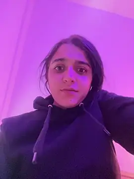 Alicia Ruiz online show from 09-30-25, 06:25