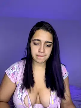 Alicia Ruiz online show from 12-15-25, 10:48