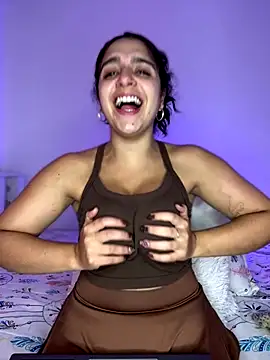 Alicia Ruiz online show from 11-25-25, 06:19