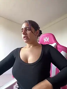 Alicia Ruiz online show from 03-07-26, 04:01