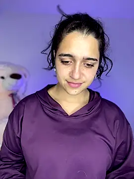 Alicia Ruiz online show from 11-05-25, 01:09