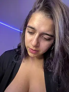 Alicia Ruiz online show from 07-25-26, 12:11