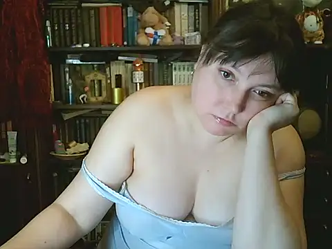 CarrieQPeach online show from 12-13-25, 08:04