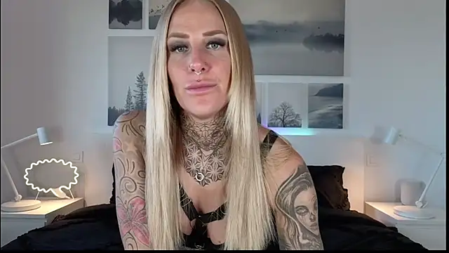 Snapshot of Lara-CumKitten chatting on 01-28-25, 02:42 Lara-CumKitten online show from 01-28-25, 02:42