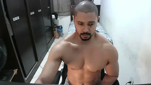 Snapshot of Brian_Aries chatting on 05-11-26, 01:29 Brian Aries online show from 05-11-26, 01:29