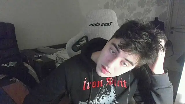 Snapshot of Knuckles17 chatting on 01-12-26, 01:40 Knuckles17 online show from 01-12-26, 01:40