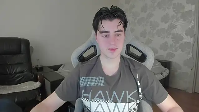 Snapshot of Knuckles17 chatting on 05-17-26, 10:59 Knuckles17 online show from 05-17-26, 10:59