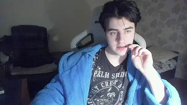 Snapshot of Knuckles17 chatting on 06-14-26, 02:24 Knuckles17 online show from 06-14-26, 02:24
