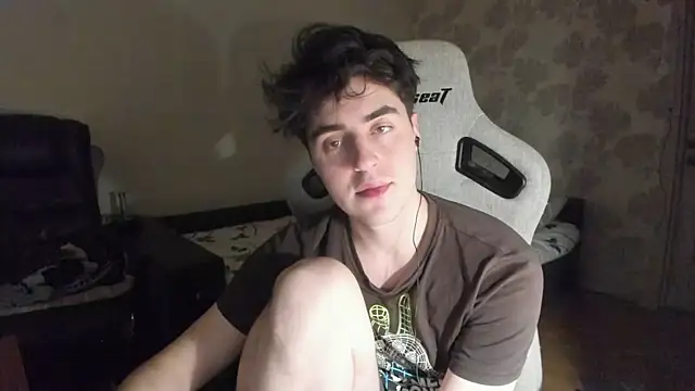 Snapshot of Knuckles17 chatting on 05-16-26, 01:26 Knuckles17 online show from 05-16-26, 01:26