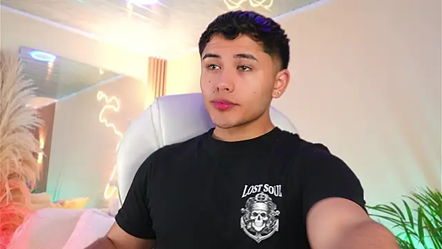 Snapshot of MatiasKorn chatting on 04-27-26, 04:10 MatiasKorn online show from 04-27-26, 04:10