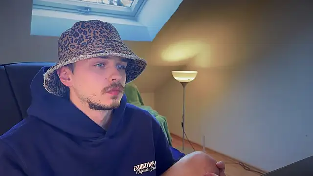 naked psy online show from 03-09-25, 03:16