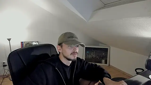 naked psy online show from 10-24-25, 11:04